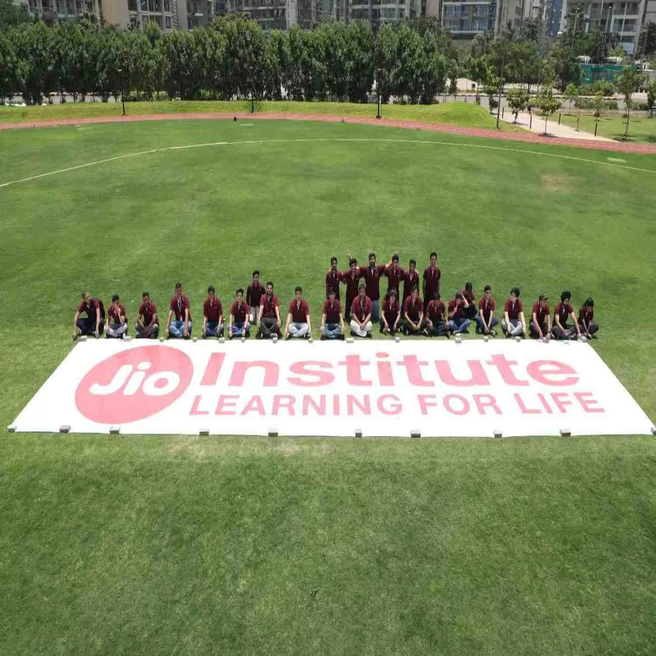 The Jio Institute Advantage banner