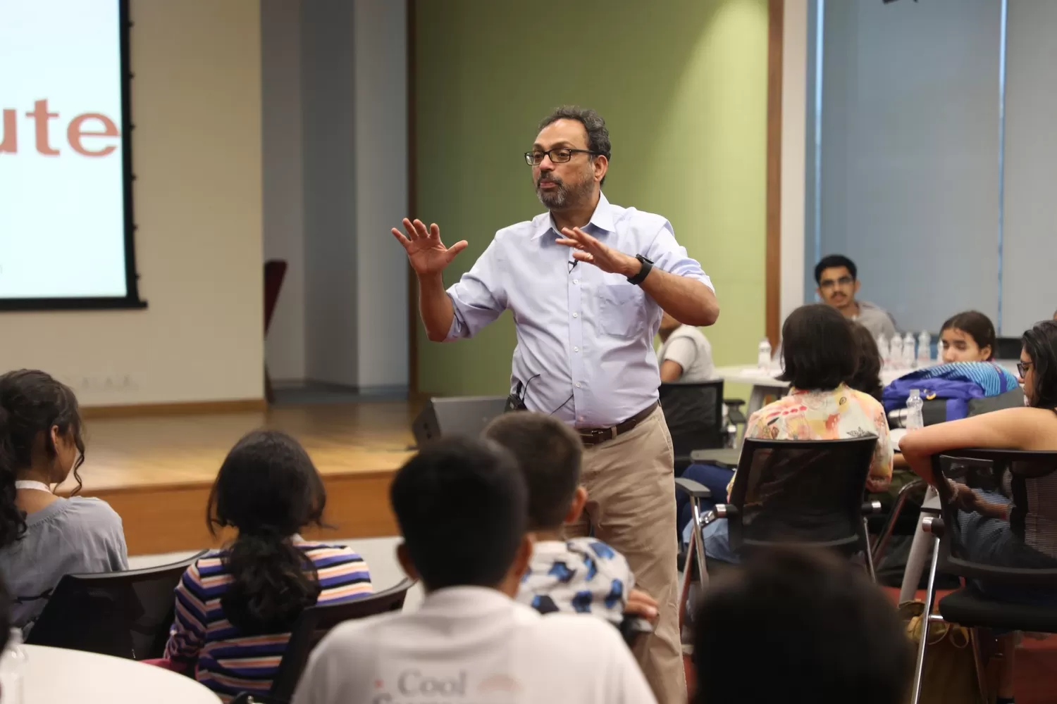 Dr Partha Krishnamurthy delivering a lecture