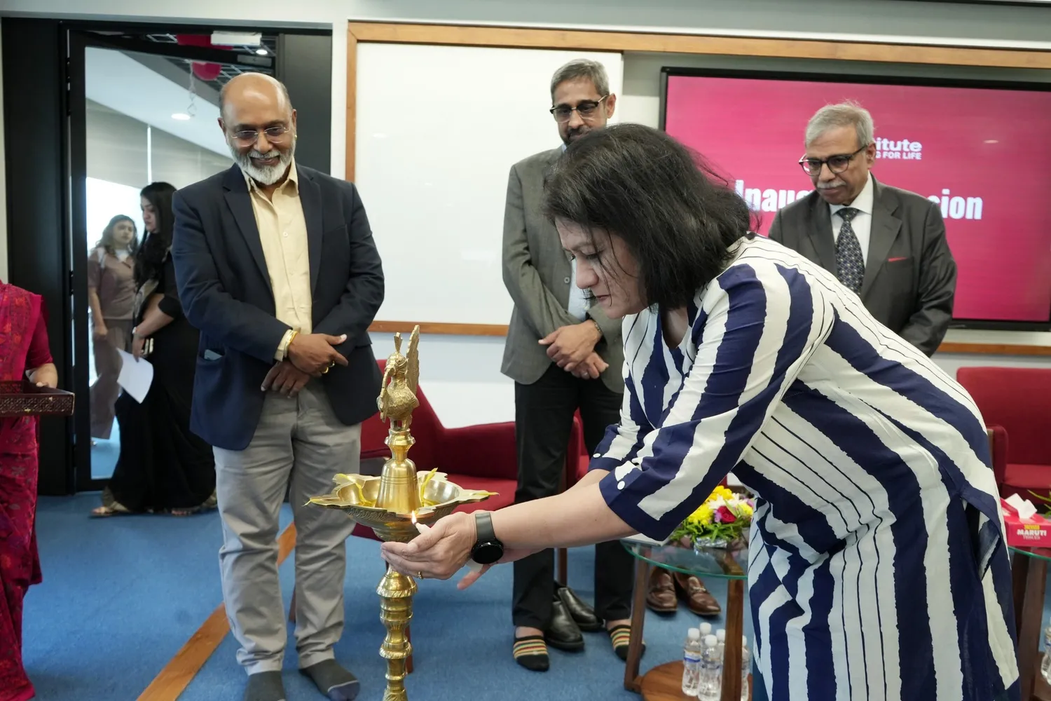 Lighting of the Lamp